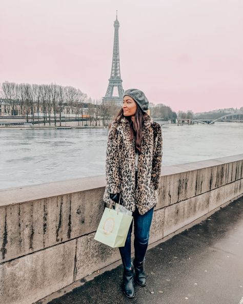 Heading to Paris in the wintertime? Parisian chic winter fashion can be a tough nut to crack. Check out these 10 tips on how to be stylish but sensible in the cold weather. These style tips and examples of what to wear in Paris will give you the necessities for your packing list and keep you warm. Because winter weather shouldn't cover up your picture-perfect outfit! Paris street fashion, here you come! #fashiontips #winterfashion #parisfashion #coldweatherstyle #parisian Winter In Paris Outfit, Canada Winter Fashion, Winter Outfits Paris, Paris Street Style Winter, Paris Outfits Winter, Paris Winter Outfits, Paris Winter Outfit, Paris Street Fashion, Paris Winter Fashion