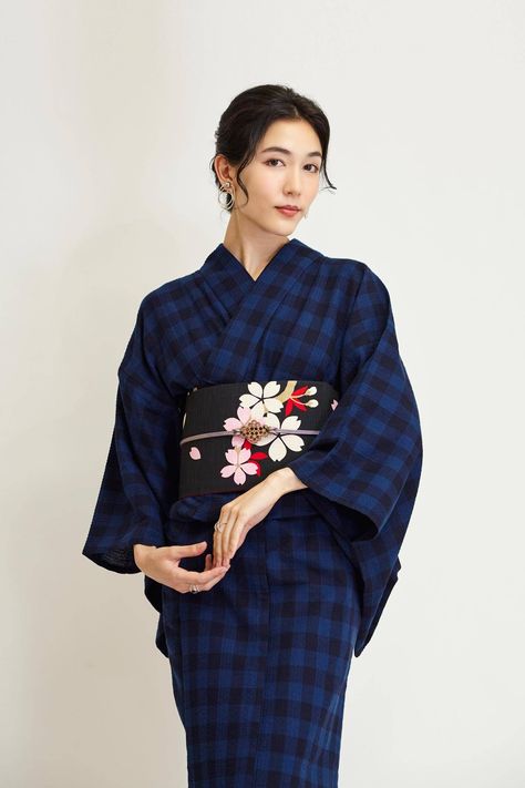 Yukata vs Kimono: What’s the Difference? – Japan Objects Store Modern Japanese Clothing, Roppongi Hills, Japanese Yukata, Modern Kimono, Kimono Outfit, Yukata Kimono, Blue Kimono, Roppongi, Black Kimono