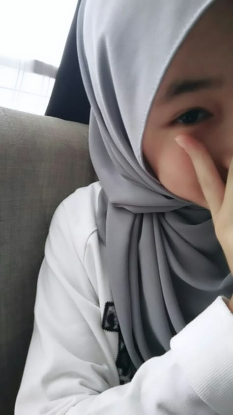 Perempuan Malaysia, Awek Malaysia, Girly Vibes, Muslimah Style, Moslem Fashion, Ghost Photography, Ootd Aesthetic, Malaysia Airlines, Muslim Outfits Casual