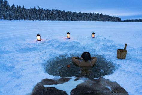 Ice Swimming, Winter Wellness, Cold Plunge, How To Regulate Hormones, Wellness Club, Ice Bath, Musculoskeletal System, Wellness Trends, Ice Baths