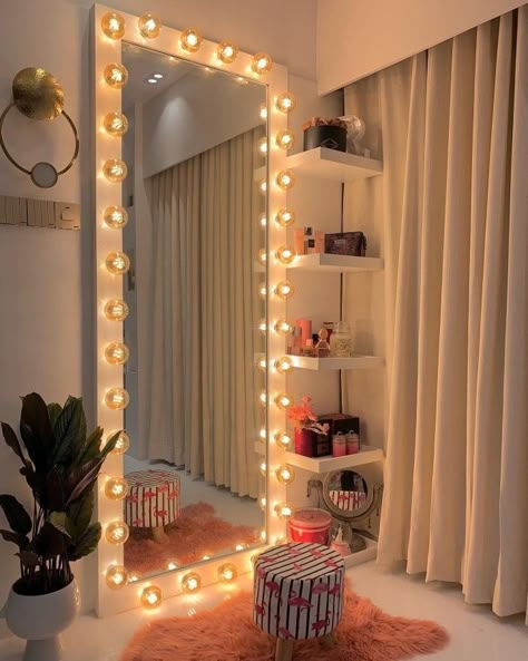 Decorate With Mirrors, Stylish Dressing Table, Stylish Room Decor, Girly Room Decor, Easy Room Decor, Diy Room Decor For Teens, Pinterest Room, Dressing Table Design, Make A Room