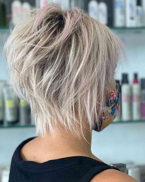 Thinning Hair Bob, Haircuts Women, Short Shaggy Haircuts, Short Choppy Haircuts, Stacked Bobs, Choppy Haircuts, Choppy Bob Haircuts, Shaggy Short Hair, Short Shag Hairstyles