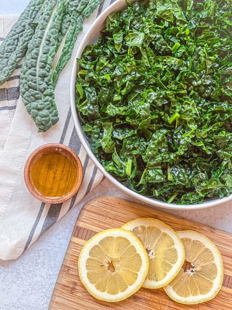 How to Massage Kale - Jackfruitful Kitchen Massage Kale, Lemon Kale Salad, Kale Juice, Plant Based Meal Planning, Massaged Kale, Kneading Dough, Vegan Yogurt, Mashed Avocado, Vegan Bowls