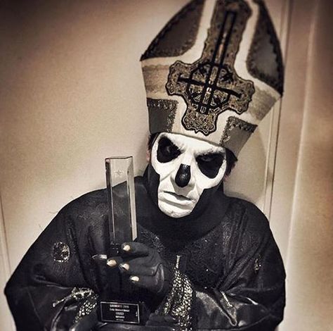 Ghost won the Grammis for Hard Rock/Metal Album of the Year!  :D ♥ Papa Emeritus Iii, The Band Ghost, Papa Emeritus, Ghost Papa, Band Ghost, Ghost And Ghouls, Ghost Bc, Metal Albums, Ghost Photos