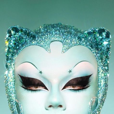 Diamond Veil, Custom Lashes, Glisten Cosmetics, Mv Ideas, Wing Liner, Inspired Hairstyles, Drag Queen Makeup, Easy Bake, Cat Eye Makeup