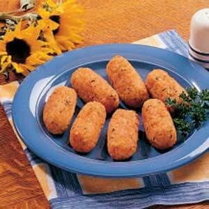 Rice Croquettes Rice Croquettes Recipe, Rice Croquettes, Ham Croquettes, Potato Croquette Recipe, Buttery Rice, Chicken Croquettes, Croquettes Recipe, Cheddar Potatoes, Potato Croquettes