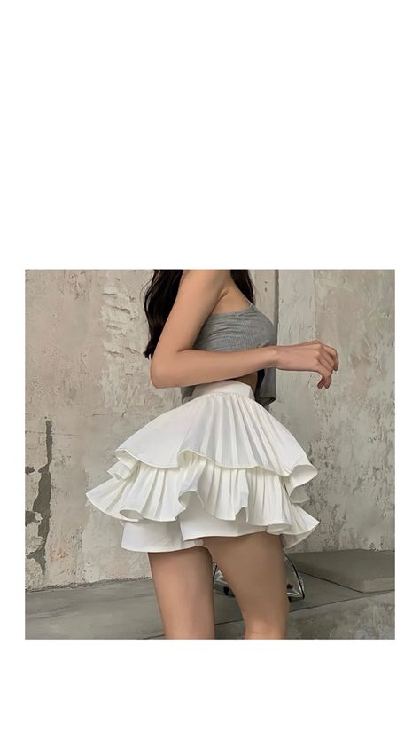 White and puffy skirt Skirt Puffy, White Puffy Skirt, Spring White Voluminous Skirt, White Bubble Skirt, White Voluminous Ruffled Skirt, Pleated Skirt Short, Puffy Skirt, White Skirts, Skirt Outfits