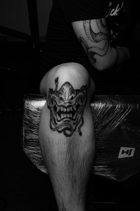 Knee Tattoo Men Japanese, Oni Knee Tattoo, Flash Tattoo Men, Oni Calf Tattoo, Oni Mask Knee Tattoo, Oni Mask Leg Sleeve, Dark Japanese Tattoo, Japanese Oni Mask Tattoo, Japanese Knee Tattoo