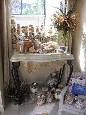 Displaying Shells, Nautical Decor Diy, Seashell Display, Seashell Collection, Apothecary Decor, Shell Display, Decorating Crafts, Shell Crafts Diy, She Sells Seashells