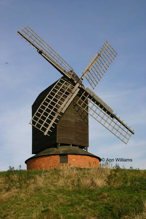 Windmills | Photographs of Watermills and Windmills Windmill Drawing, Vertical Windmill, Windmill Photos, Tilting At Windmills, Windmill Water, Holland Windmills, Wind Mills, Old Windmills, Wind Turbines