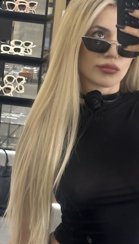 Ava Max, Kind Person, Celebrity Makeup, Celebrity Hairstyles, Celebrity Dresses, Lady Gaga, Celebrity Photos, Cute Hairstyles, Celebrity News