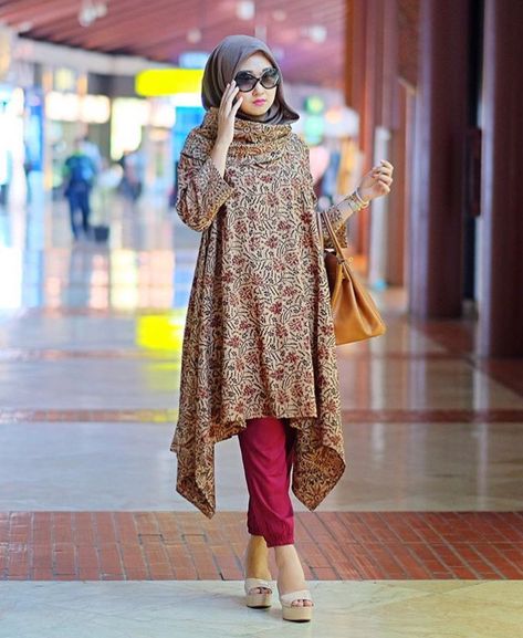 Dian Pelangi Batik Kombinasi, Moslem Fashion, Batik Kebaya, Stylish Hijab, Batik Fashion, Hijabi Style, Hijab Styles, Hijab Chic, Muslim Fashion Outfits