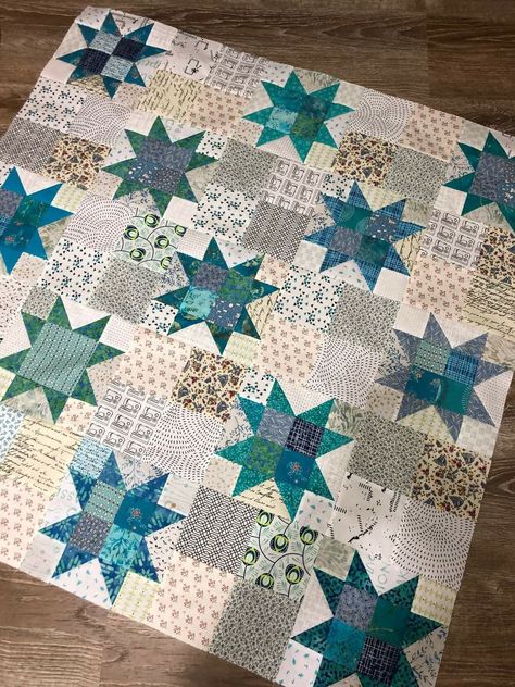 Sawtooth Star Quilt Pattern, Diy Quilt Patterns, Patchwork Quilts Patterns, Sawtooth Quilt, Sawtooth Star Quilt, Quilt Diy, Charm Quilts, Sawtooth Star, Low Volume Quilt