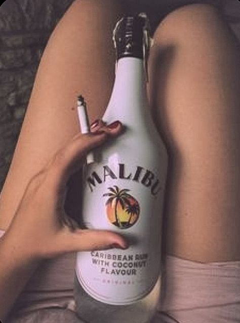 Malibu Alcohol, Artery Cleanse, Alcohol Pictures, Malibu Drinks, Desert Drinks, Pretty Alcoholic Drinks, Malibu Rum, Caribbean Rum