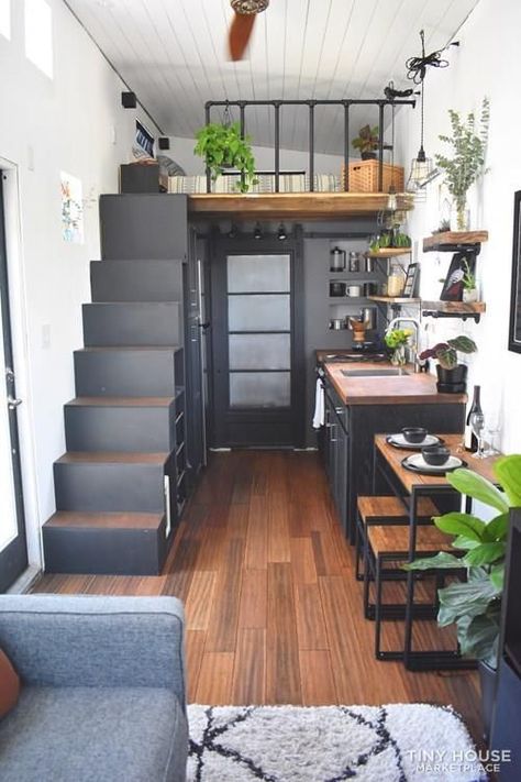 Smart Tiny House Loft Tips - Decoholic Solar Diy, Flooring Diy, Tiny Loft, Tiny House Interior Design, Tiny House Loft, House Loft, Best Tiny House, Tiny House Inspiration, Small Loft