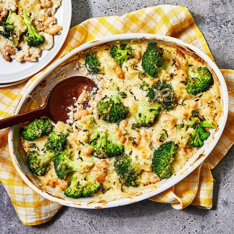 Broccoli & Quinoa Casserole Quinoa And Broccoli, Broccoli Quinoa Casserole, Quinoa Mac And Cheese, Broccoli Quinoa, Quinoa Broccoli, Vegetarian Main Dish, Easy Breakfast Brunch, Quinoa Casserole, Lunch Appetizers