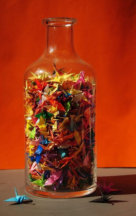 Origami Jar, 1000 Paper Cranes, Origami Wedding, Origami Decoration, Origami Cranes, Origami Models, Paper Cranes, Paper Craft Ideas, Origami Paper Art