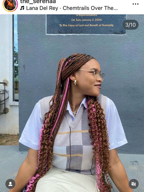 Brown and pink braids Braided Highlights, Braids With Curls With Color, Box Braids With Pink, Brown Braids With Pink Peekaboo, Light Brown And Pink Braids, Brown Braids With Pink In The Back, Brown And Pink Braids With Curls, Brown And Pink Hair Braids, Braided Hairstyles Pink And Brown