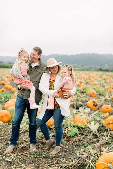 Chelsee from The House of Hood Blog shares her families pumpkin patch photoshoot from a beautiful patch on Sauvie's Island in Portland Oregon. It was a rainy, muddy Portland day but they made the most out of it! Check out our session for some pumpkin patch photo ideas for your family. #pumpkinpatch #minisession #photoshoot #photooutfits #falloutfits #fallphotos #fallstyle #fall #fallphotos Pumpkin Patch Photo Ideas, Christmas Tree Farm Photos, Pumpkin Patch Photoshoot, Family Photos What To Wear, Fall Family Portraits, Sibling Poses, Photography Mini Sessions, Fall Session, Family Photo Pose