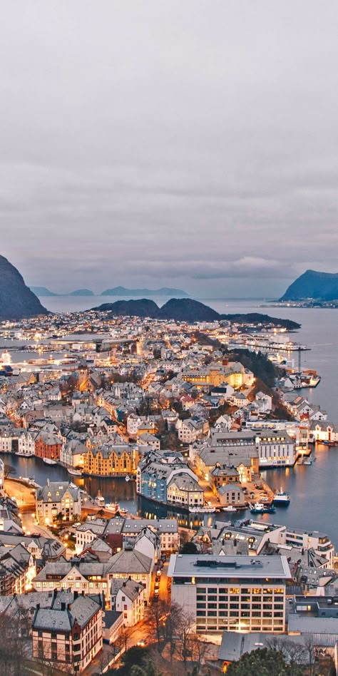 Wallpaper Huawei, Norway City, World Most Beautiful Place, Alesund, Norway Travel, Voyage Europe, Places In The World, Most Beautiful Cities, Beautiful Places In The World