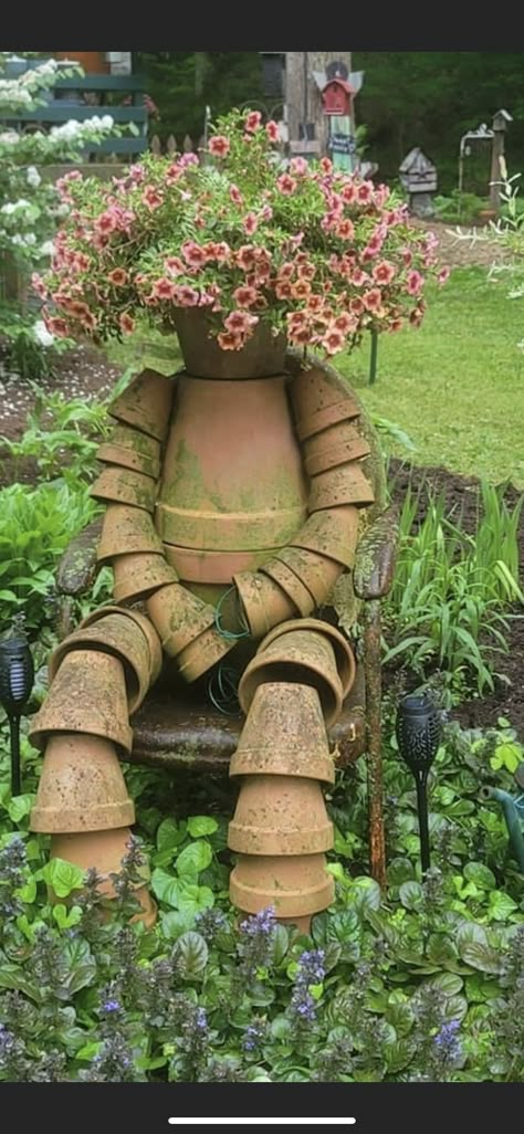 Funky Yard Decor, Garden People, Picnic Shelter, Diy Garden Decor Projects, Garden Sink, Whimsical Garden Art, Unique Garden Art, Pot People, Walking Trail