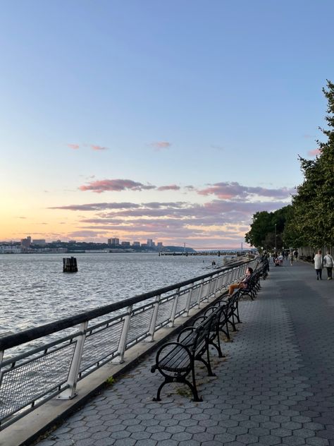 New York Beach Aesthetic, Chicago Summer Aesthetic, Nyc Pier, Summer In Nyc, Chicago Aesthetic, Chicago Summer, Golden Hour Photography, Place Holder, Nyc Aesthetic