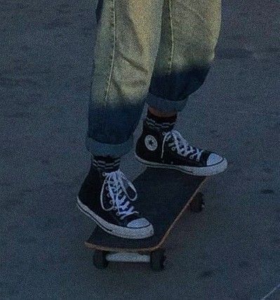 Skateboard Aesthetic, Skater Aesthetic, Gender Envy, Skateboarding, My Vibe, Skating, My Aesthetic, Stranger Things, Skateboard