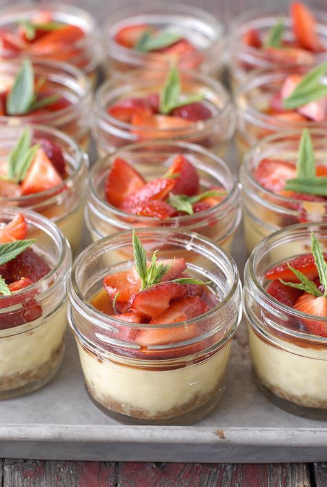 Mini Mascarpone Cheesecakes in jars- BoulderLocavore.com Mascarpone Cheesecake, Mascarpone Recipes, Strawberry Balsamic, Small Desserts, Mini Cheesecakes, Seasonal Food, Strawberry Cheesecake, Mini Desserts, Cheesecake Recipes