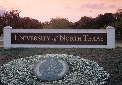 The University of North Texas Sign at the front of campus. North West University, University Entrance, Campus Activities, College Vision Board, Texas Things, Denton Texas, College Graduation Photos, University Of North Texas, Mean Green