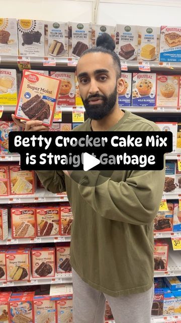 @imjustwasim on Instagram: "🚫 Say NO to Betty Crocker cake mix! 🍰🛑 It’s packed with unhealthy stuff like enriched, bleached flour, sugar, and corn syrup. Plus, it’s full of bioengineered ingredients 🧬. Swap it for @simplemills mixes made with wholesome, purposeful ingredients! 💚. 🎥 by @duggychef #bettycrocker #simplemills #cakemix" Betty Crocker Cake Mix Recipes, Gina Livy Recipes, Gina Livy, Betty Crocker Cake Mix, Betty Crocker Cake, Keto Bars, Healthy Shopping, Healthier Choices, Cake Mix Recipes