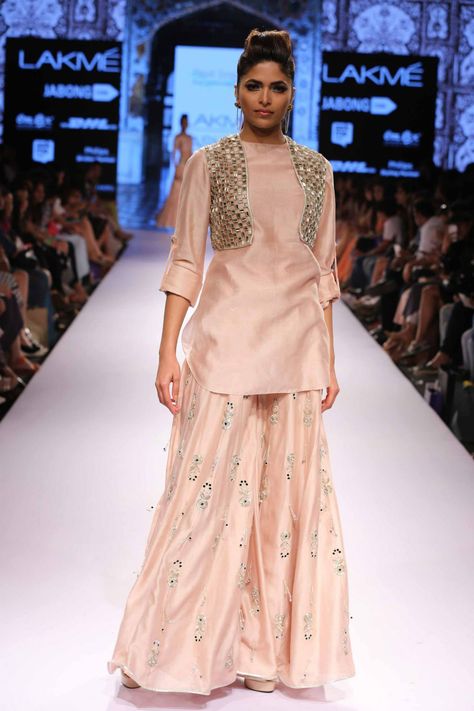 Blush embroidered kurta set with mirror cutwork jacket available only at Pernia's Pop-Up Shop. Lakme Fashion Week 2015, Fashion Week 2024, Happy Dresses, Payal Singhal, Fashion Week 2015, Designer Party Wear Dresses, Indian Couture, Indian Dress, Lakme Fashion Week