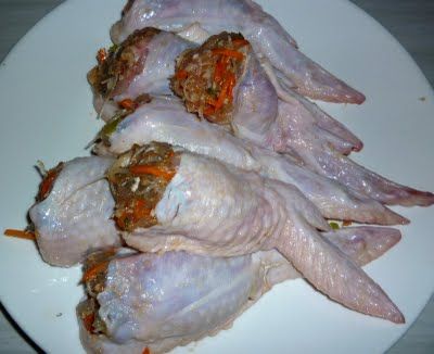 Stuffed Chicken Wings, Yummy Asian Food, Hmong Food, Angel Chicken, Boneless Chicken Wings, Takeout Food, Thai Cooking, Fried Chicken Wings, Stuffed Chicken