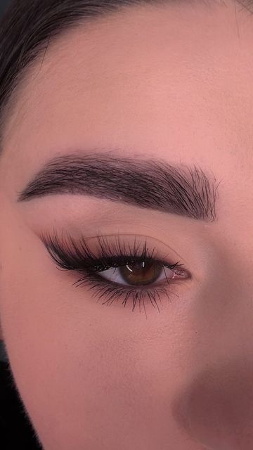 Smokey Cat Eye Makeup, Cat Eyeliner Makeup, Tutorial Eyeliner, Eye Makeup Images, Red Eye Makeup, Prom Eye Makeup, Eye Makeup Techniques, Cat Eye Makeup, Makeup Spray