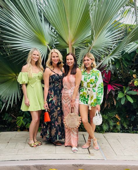 There's NOTHING better than a much-needed vacation with your girls! 🩷🌴 Last week my friends and I went to Palm Beach for a quick little getaway. We laughed, we had quality time, we danced, and we had so much fun! Most importantly, we got to pull out the cute Palm Beach fashion. 🎀 Comment SHOP below to receive a DM with the link to shop this post on my LTK ⬇ https://liketk.it/4JFHK⁠ ⁠ ⁠ #FollowTheFashionFind #momstyle #summeroutfits #PalmBeach #BeachStyle #summerstyle #fashionfinds #outfitinsp... Palm Beach Fashion, Bright Outfit, Spring Brunch, Love Lucy, Beach Fashion, Mom Style, Quality Time, Palm Springs, Beach Style