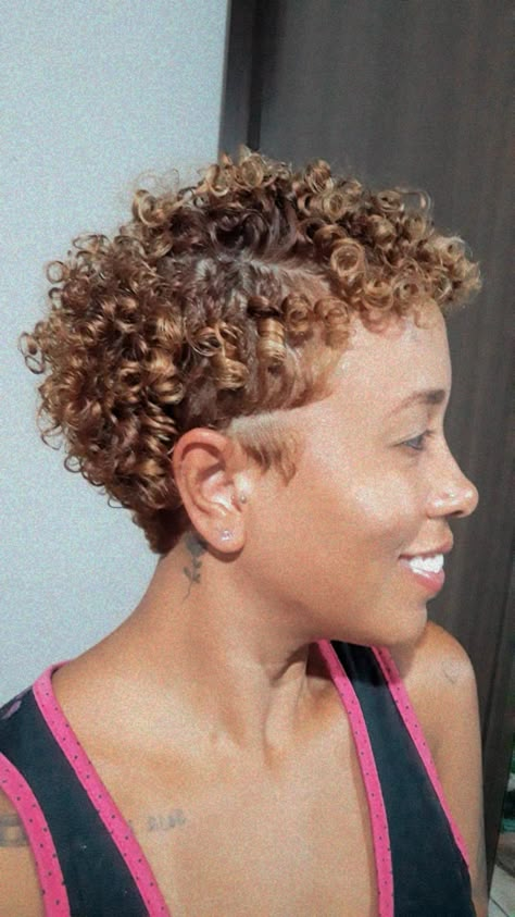 Twa With Highlights, Natural Curly Short Hair, Curly Hair Shaved Side, Grow Out Hair, Short Blonde Curly Hair, New Hair New Me, Wow Hair, Curly Short Hair, Short Haircuts For Black Women