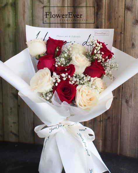 White And Red Rose Bouquet Wedding, Red Roses And Baby Breath Bouquet, Red And White Roses Bouquet, Red And White Rose Bouquet, Red White Rose Bouquet, Red Rose Bouquet Wedding, Nyc Flowers, Bunch Of Red Roses, Roses Bouquet Gift