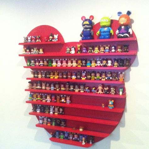 Vinylmation display Vinylmation Display, Doorables Display, Doorables Disney Display Diy, Doorables Display Ideas, Doorables Disney Display, Disney Doorables Display Ideas, Mickey Mouse House, Funko Pop Display, Casa Disney