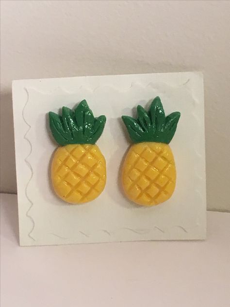 Polymer Clay Pineapple, Clay Pineapple, 2023 Birthday, 2022 Bedroom, Easy Polymer Clay, Clay Designs, Clay Keychain, Diy Air Dry Clay, Diy Gifts For Him