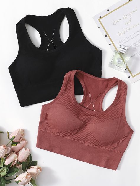 Sport Bra Outfits Casual, Innerwear For Women, Casual Sporty Outfits, Sports Bra Outfit, Girls Sports Bras, Bra Sets, Fashion Top Outfits, Modesty Fashion, Strappy Sports Bras