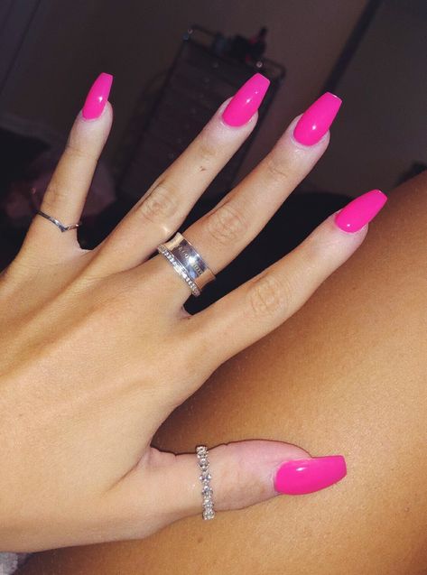 Bright Pink Nails, Neon Pink Nails, Unghie Sfumate, Unghie Nail Art, Hacks Beauty, Hot Pink Nails, Makeup Hacks, Pink Collection, Summer Acrylic Nails