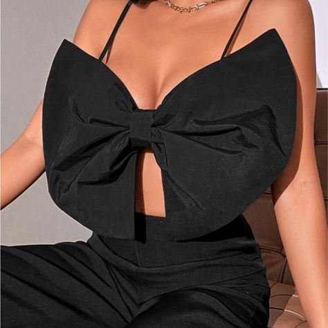 Perfect For The Holidays. You Can Wear This Layered Over A Dress Or As Shown In The Model Picture. Size Medium. Fits Across Approx 35” Pit To Pit Black Photoshoot, Bow Crop Tops, Women Tank Tops, Virtual Stylist, Cropped Cami, Frock Design, Cami Crop Top, Big Bow, Lace Crop Tops