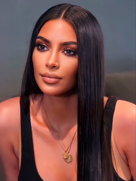 Kim K Makeup, Kendall Jenner Video, Kardashian Kylie Jenner, Sultry Makeup, Kim Kardashian Makeup, Kim Kardashian Hair, Jennifer Aniston Hair, Straight Black Hair, Kim Kardashian Outfits