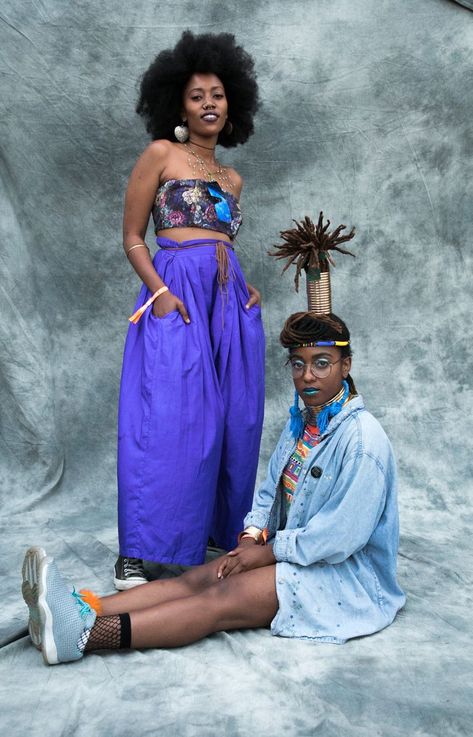 Afropunk Fashion, Afrofuturism Fashion, Afro Punk Outfits, Holographic Aesthetic, 2017 Street Style, Afropunk Festival, Noir Aesthetic, Afro Goth, Black Hippy