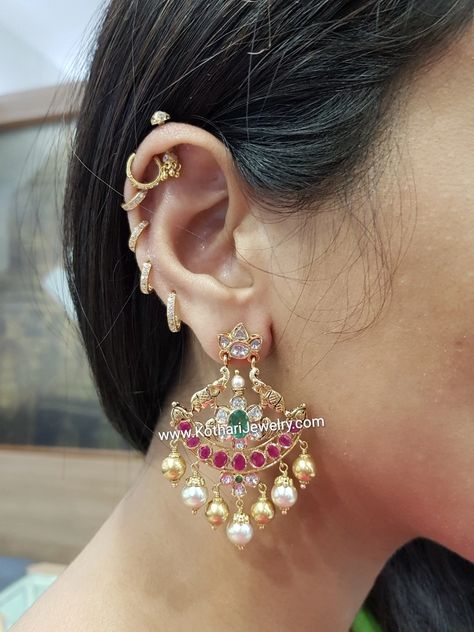 Side Ear Piercing Indian, Ear Piercings Indian, Side Ear Piercing, Navi Jewellery, Eat Piercing, Gold Chandbali, Nose Jewels, Ear Piercing Studs, Tiny Gold Earrings