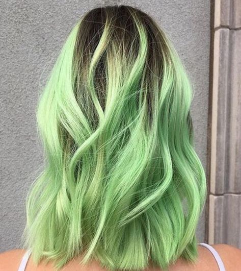 Pastel Apple Green Hair. #hair #hairstyles #haircolor #fashion #style #women #pastel #apple #green Pastel Green Hair, Pastel Rainbow Hair, Green Hair Dye, Hair Color Unique, Hair Color Pastel, Pinterest Hair, Short Hair Color, Hair Color Blue, Pastel Hair