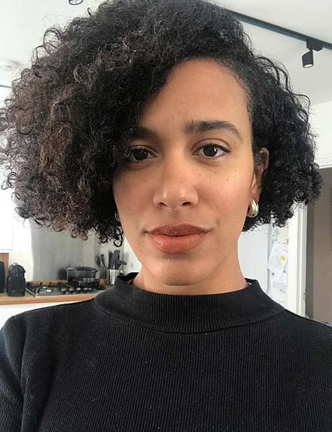 Natural Hair Bob Cut, Short Curly Bob Hairstyles, Natural Hair Bob, Black Bob Hairstyles, Natural Curly Hair Cuts, Medium Length Curly Hair, Bob Haircut Curly, Tapered Natural Hair, Short Curly Haircuts