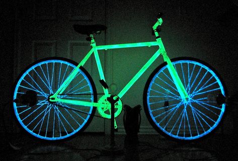 Make Your Night Bike Glow in the Dark with Phosphorescent Paint « Bicycle :: WonderHowTo Bike Paint Ideas, Paint Bicycle, Neon Spray Paint, Bicycle Humor, Reflective Accessories, Creative Diy Projects, Bicycle Painting, Suspension Bike, Night Biking