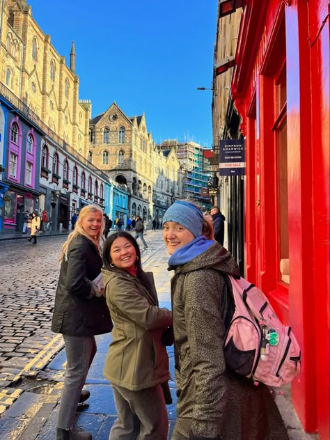 edinburgh scotland, study abroad, friends, travel, explore Scotland Study Abroad, Summer In Scotland, Scotland Summer, London Edinburgh, Semester Abroad, Winter Arc, Scotland Trip, Uk Tour, Travel Vibes