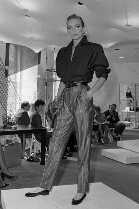 Dona Karan, Female Suits, Fashion 1980s, Sporty Casual, Power Dressing, 80s Style, Office Lady, Donna Karan, 80s Fashion