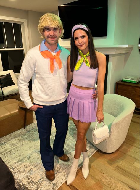 Easy Scooby Doo Costume, 2000 Costume Ideas Couples, Fred And Daphne Costume Couple, Daphne And Fred Costume Couple, Dorthy Costume Couple, Scooby Doo Couple Costumes, Dynamic Duo Costumes Couples Easy, Daphne Costume Ideas, Fred Scooby Doo Costume